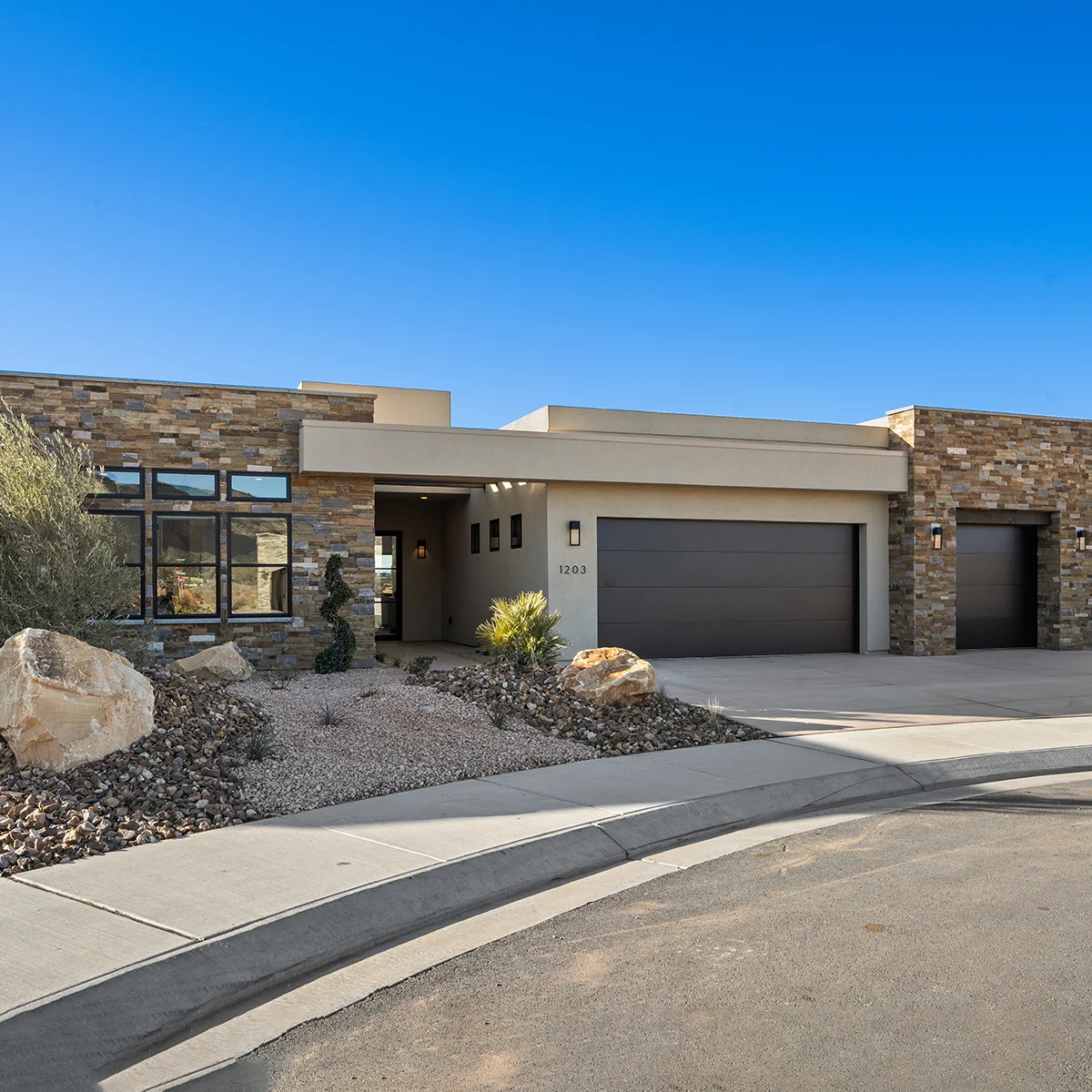 Completed custom home built in Washington County, Utah